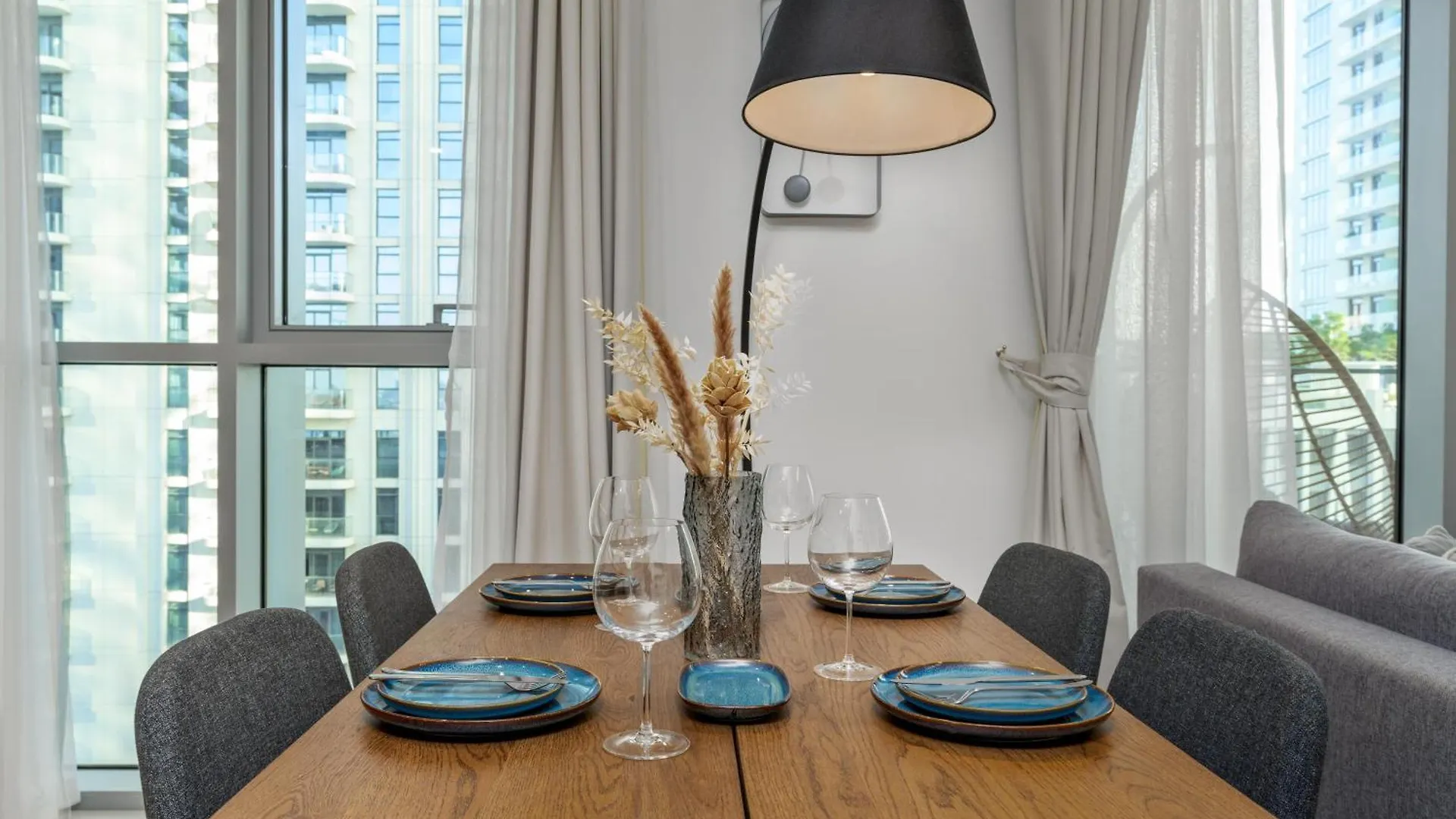 아파트 White Sage Sun And Sand 1Br At Beach Isle Emaar Beachfront 두바이