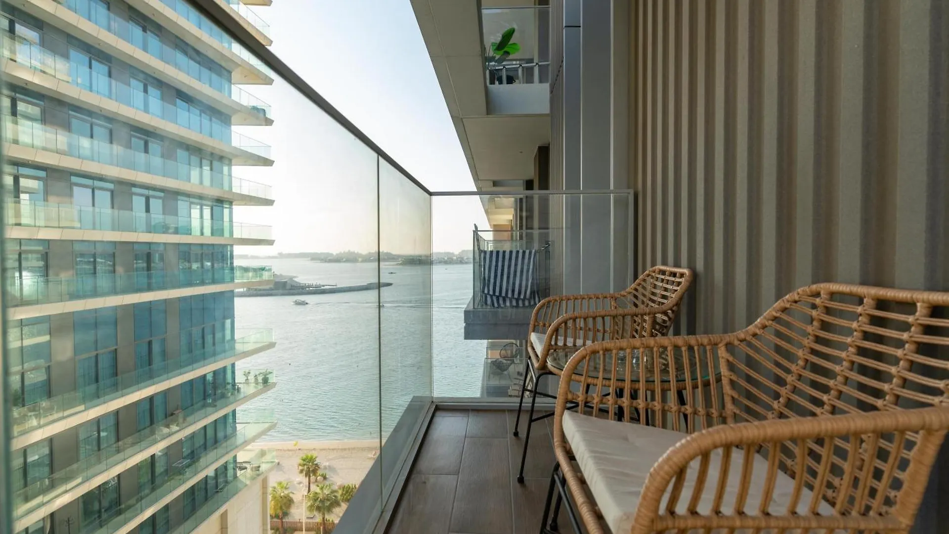 White Sage Sun And Sand 1Br At Beach Isle Emaar Beachfront 두바이