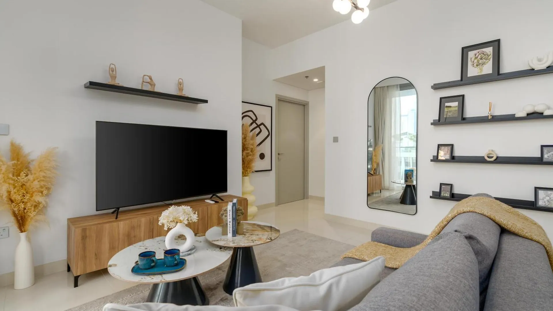 White Sage Sun And Sand 1Br At Beach Isle Emaar Beachfront Dubai Apartment